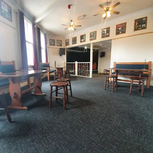 The Fox and Newt Pub, 9 Burley St, Leeds LS3 1LD